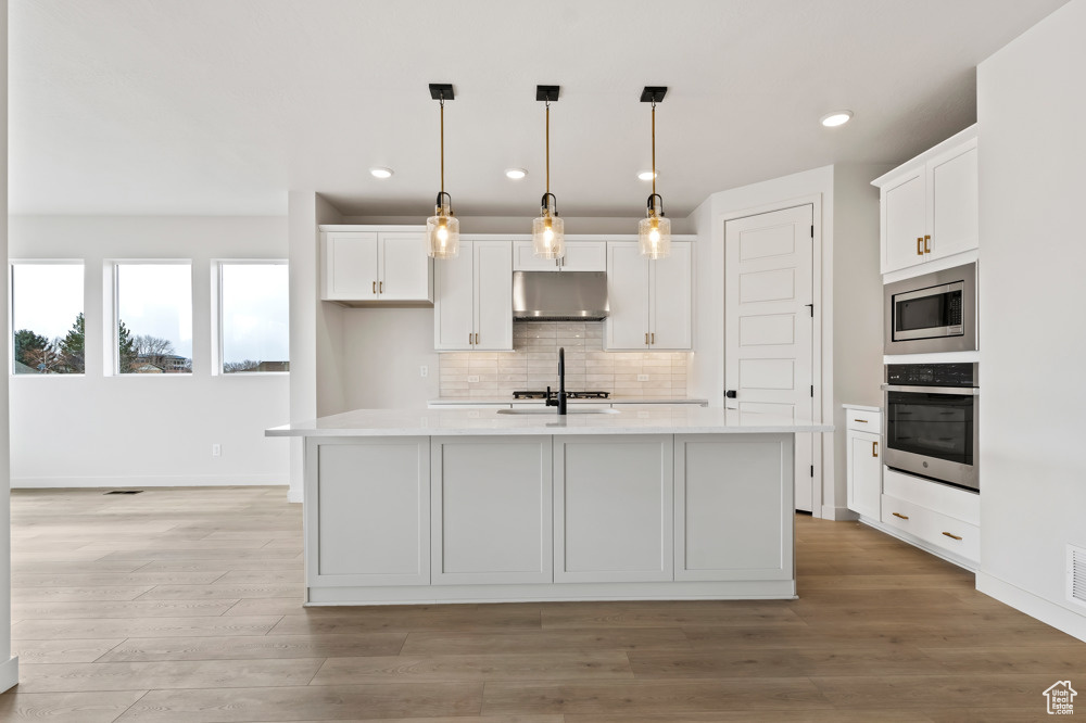 Photo 9 for MLS #2119369 at 1340 E Hollyhock Way