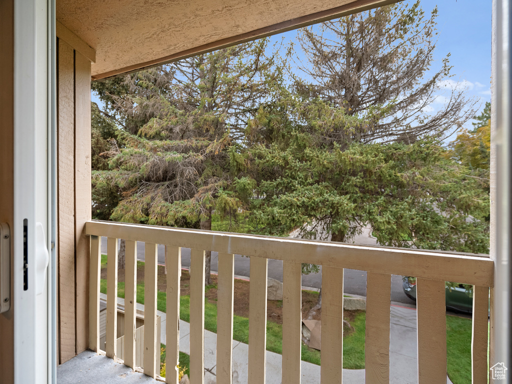 Photo 10 for MLS #2119376 at 668 E Cobblestone Ln