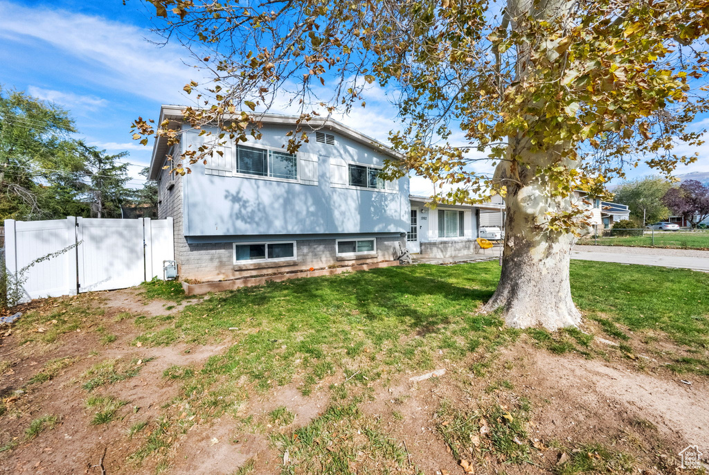 Photo 4 for MLS #2119377 at 1992 W Afton Cir
