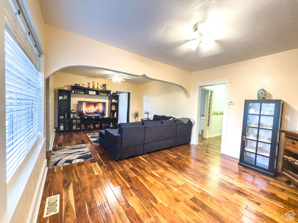 Photo 37 for MLS #2119396 at 517 N Main St