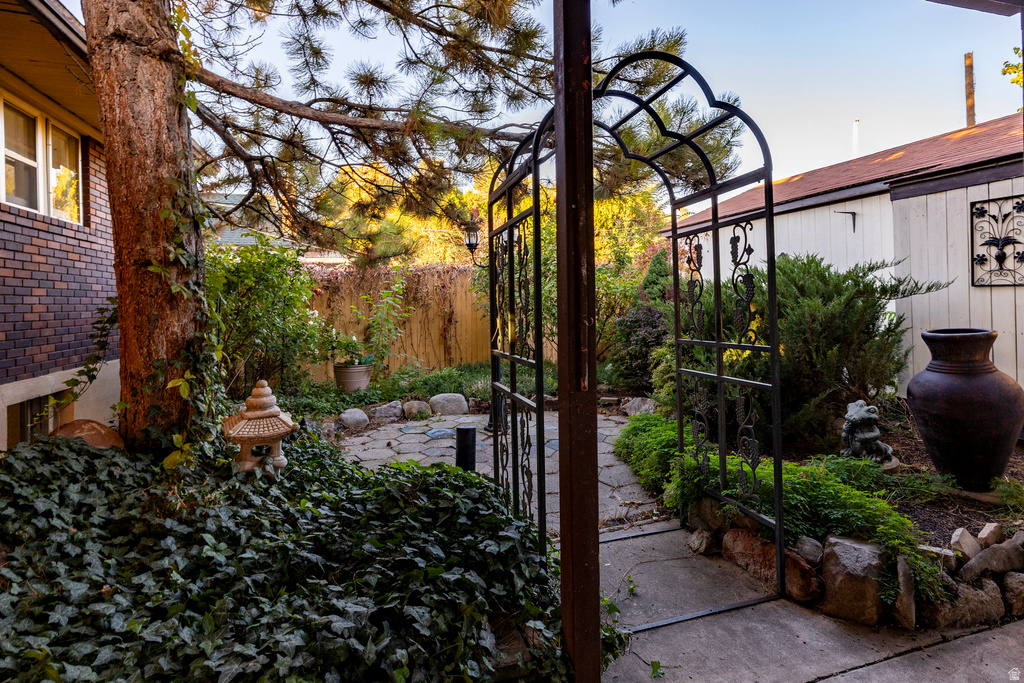 1537 S LINCOLN ST Salt Lake City, UT 84105