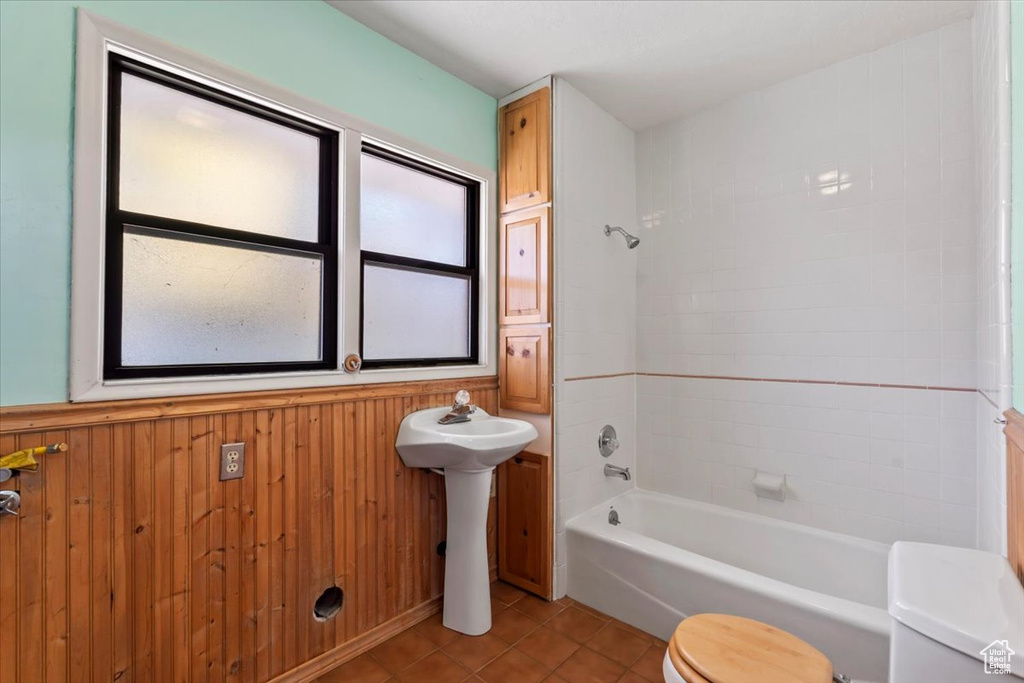 Photo 15 for MLS #2119406 at 303 S Center St