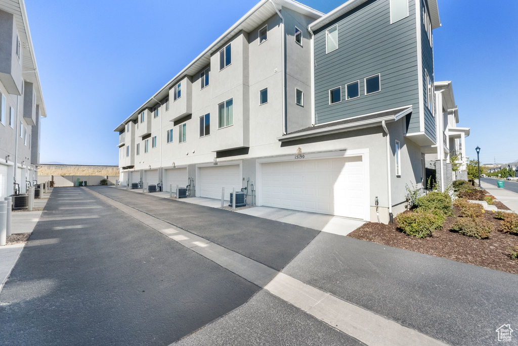 Photo 3 for MLS #2119409 at 15188 S Wild Horse Way