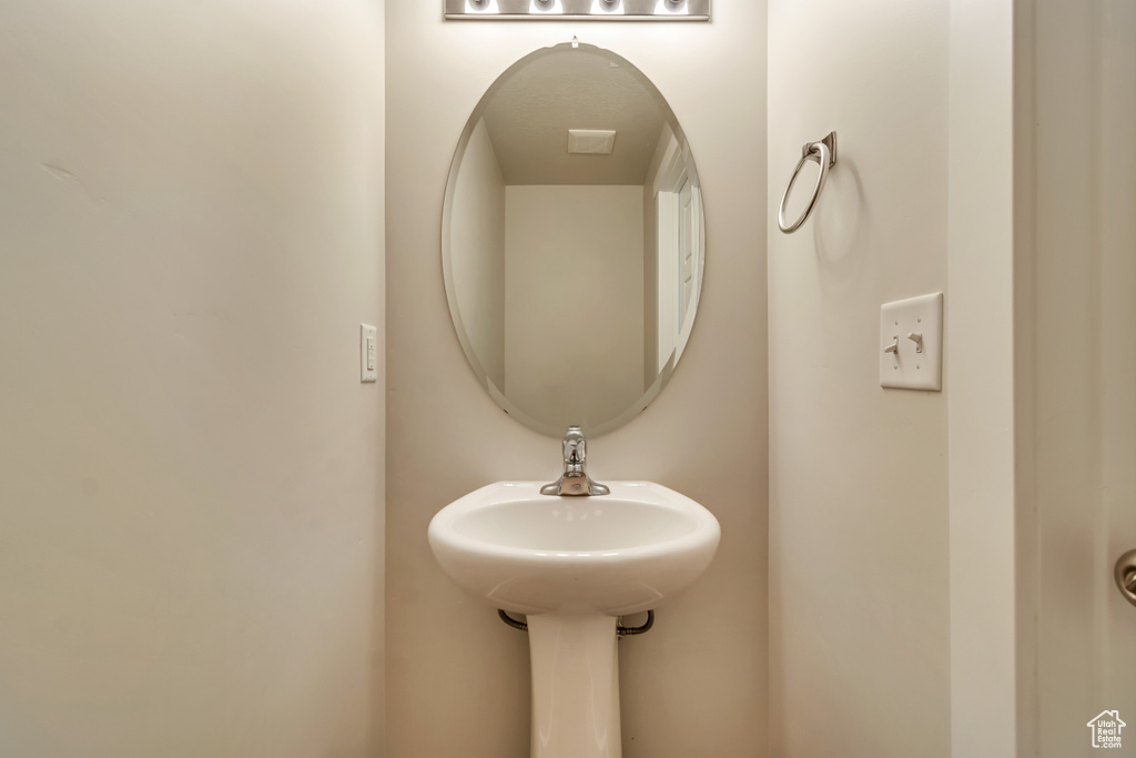 5172 W NEWBRIDGE LN Herriman, UT 84096