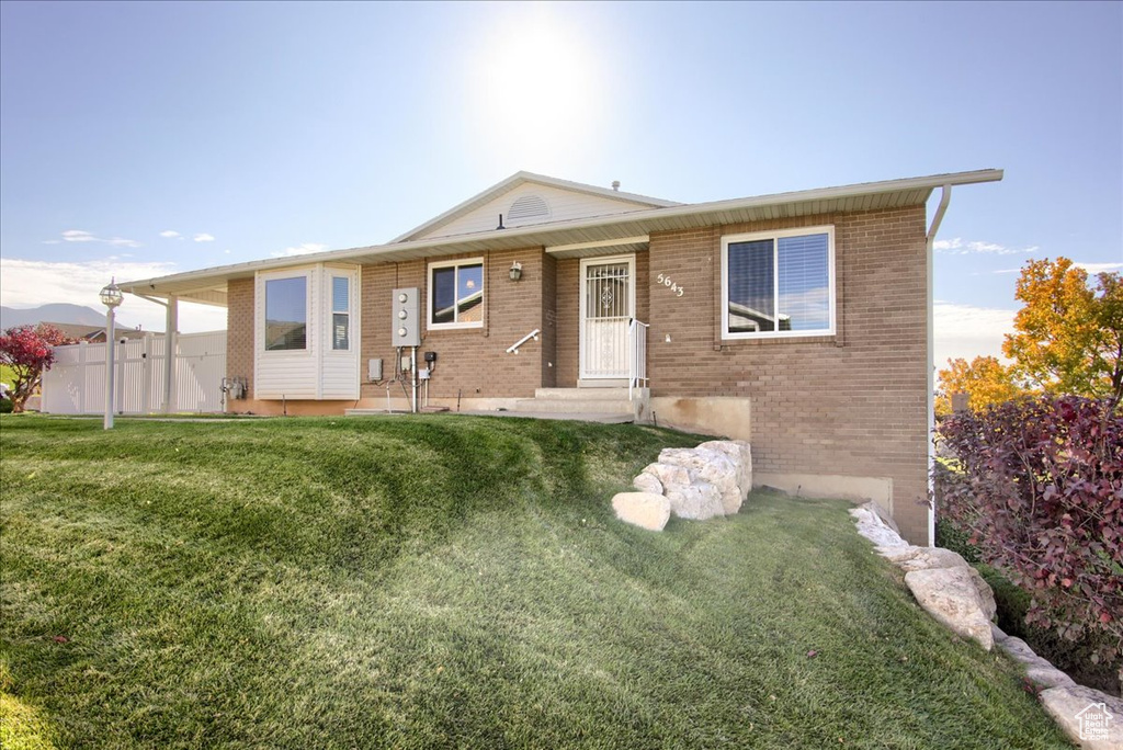 Photo 2 for MLS #2119435 at 5643 S 1060 East