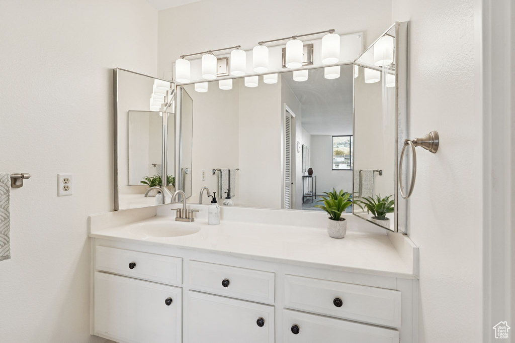 Photo 20 for MLS #2119448 at 241 N Vine St #808E