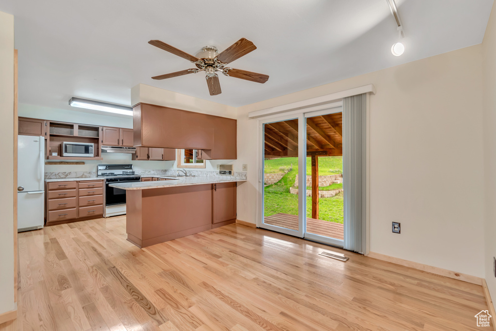 Photo 13 for MLS #2119488 at 390 S Salem Dr