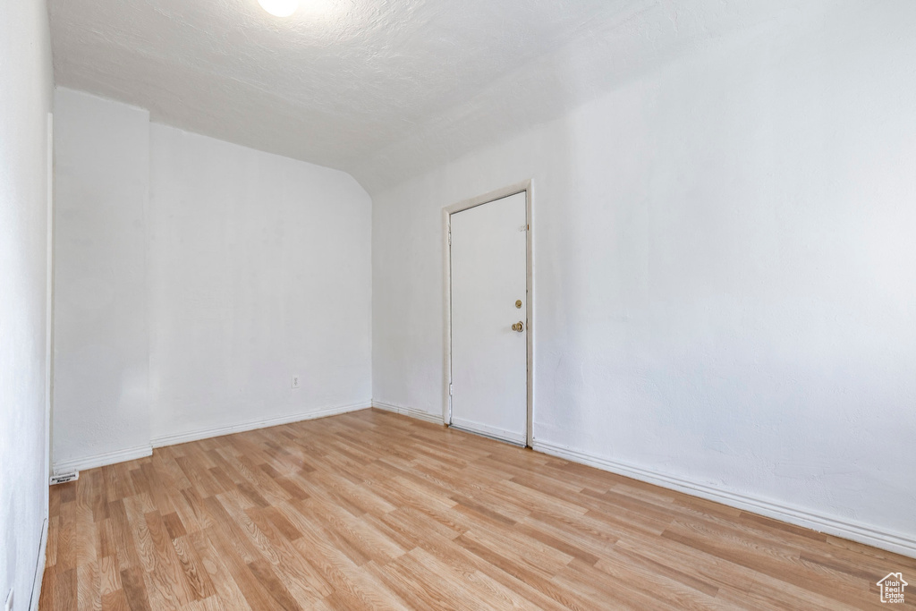 Photo 10 for MLS #2119510 at 3278 Ogden Ave
