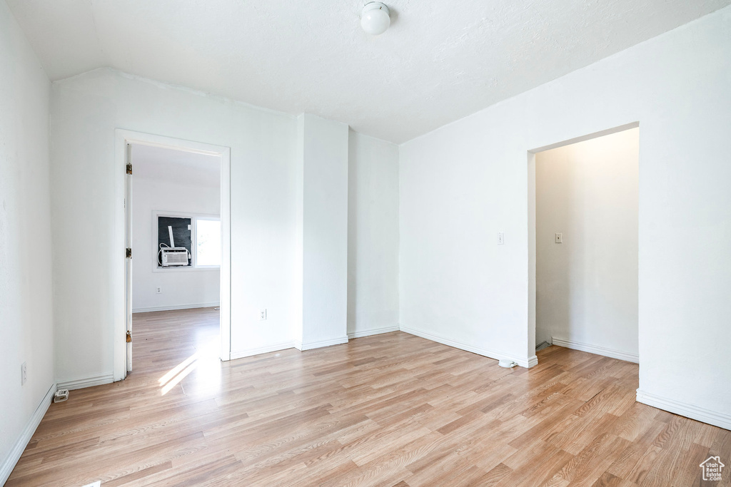 Photo 11 for MLS #2119510 at 3278 Ogden Ave