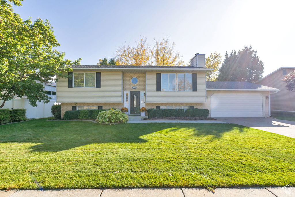 Photo 3 for MLS #2119541 at 913 W 2025 South