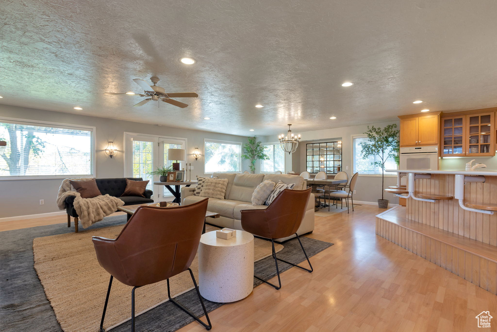 Photo 4 for MLS #2119541 at 913 W 2025 South