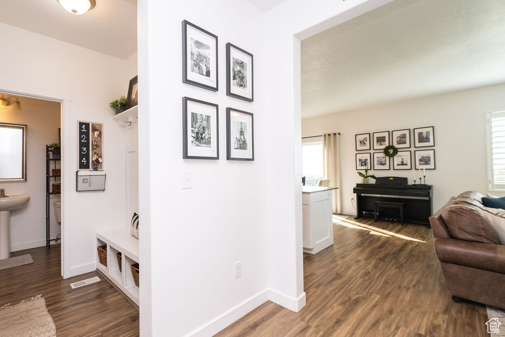 Photo 4 for MLS #2119580 at 1002 E Bigelow Ave