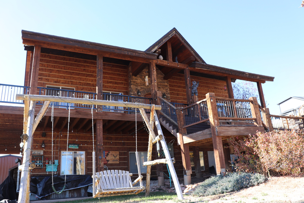 Photo 7 for MLS #2119584 at 3478 S Porcupine Cir