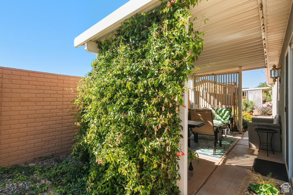 Photo 7 for MLS #2119635 at 524 E Oasis Dr