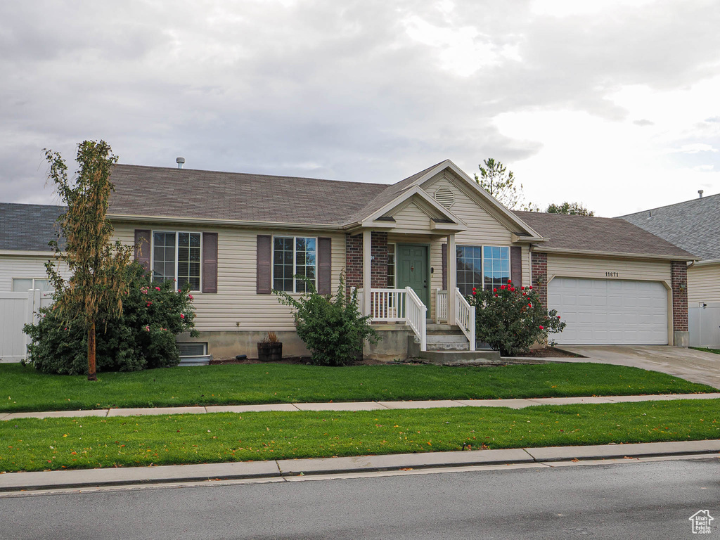 Photo 1 for MLS #2119652 at 11671 S Clintwood Dr