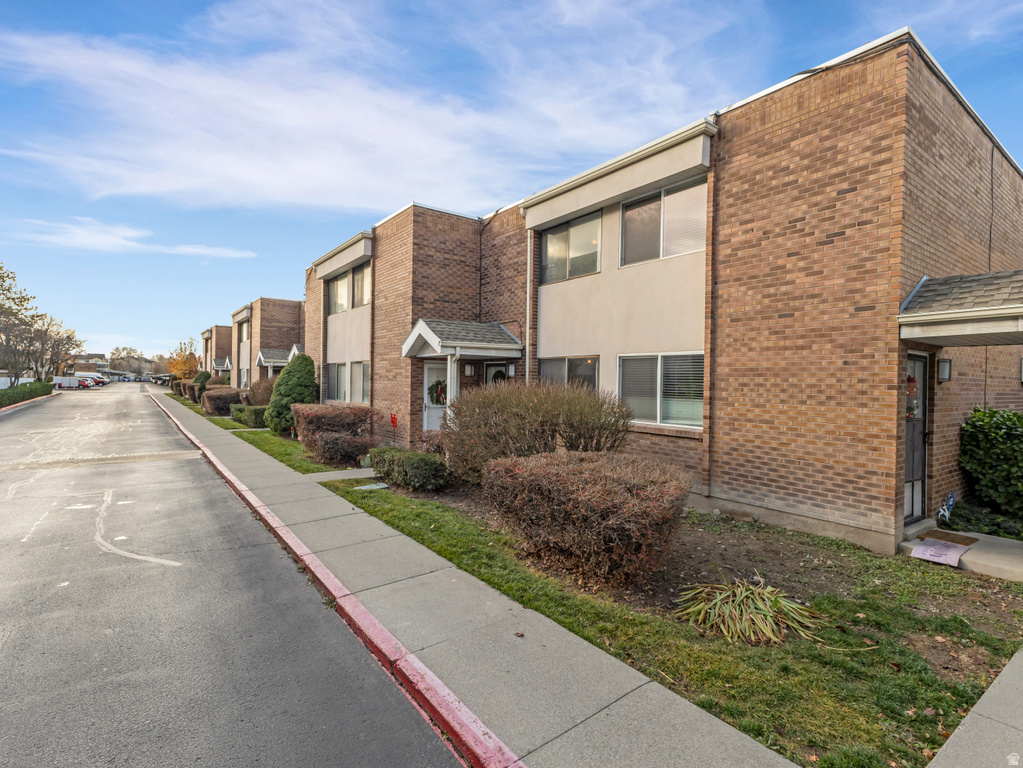 3924 S 805 ST #B Salt Lake City, UT 84107
