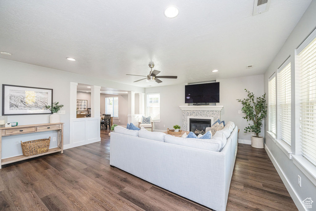 Photo 3 for MLS #2119703 at 836 E 23rd St