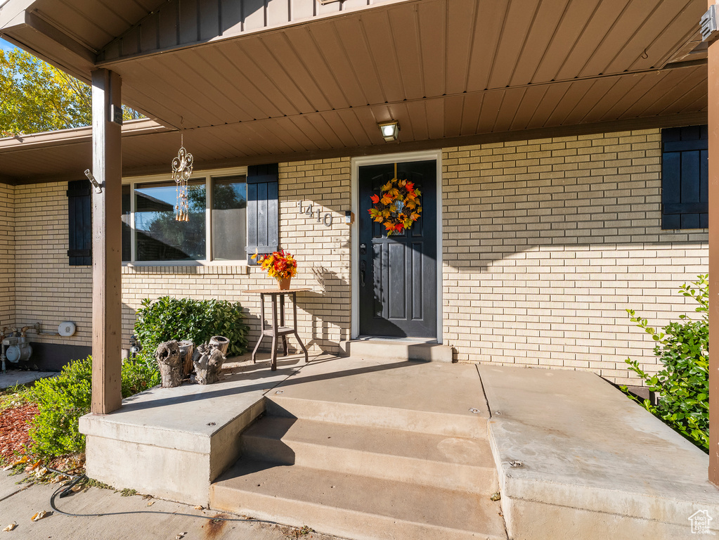 Photo 2 for MLS #2119705 at 1410 W 1200 North