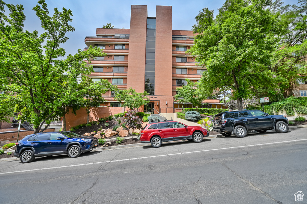 Photo 2 for MLS #2119709 at 141 E 2nd Ave #401