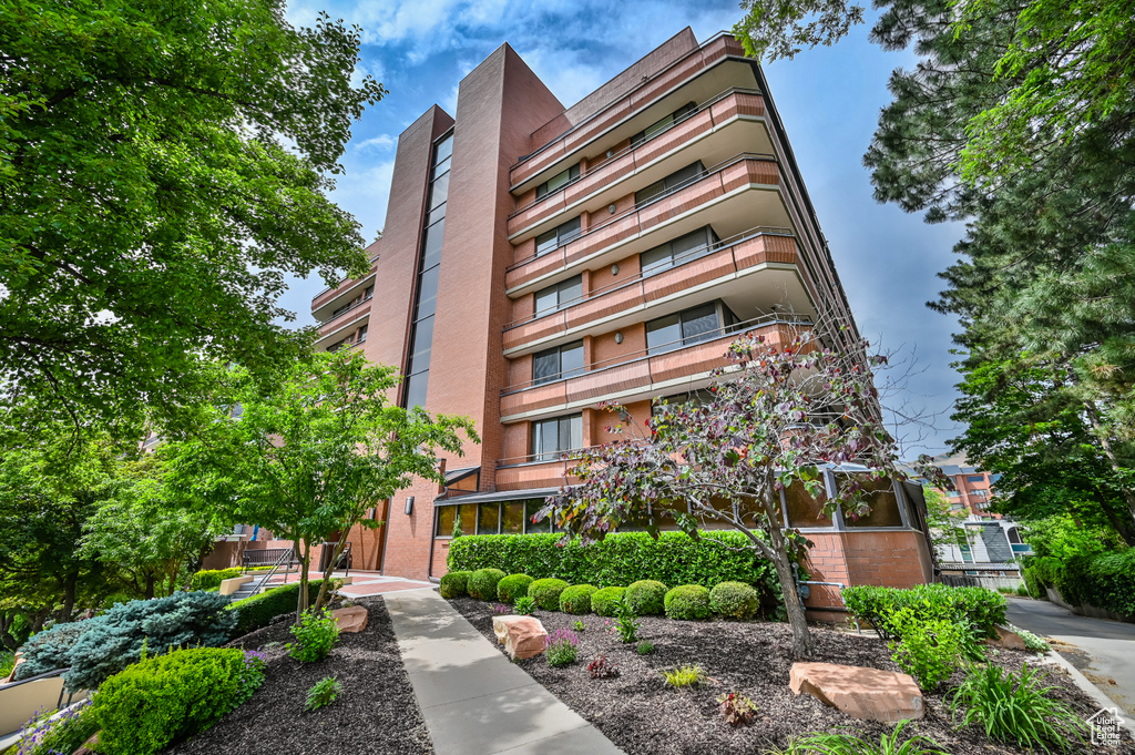 Photo 1 for MLS #2119709 at 141 E 2nd Ave #401