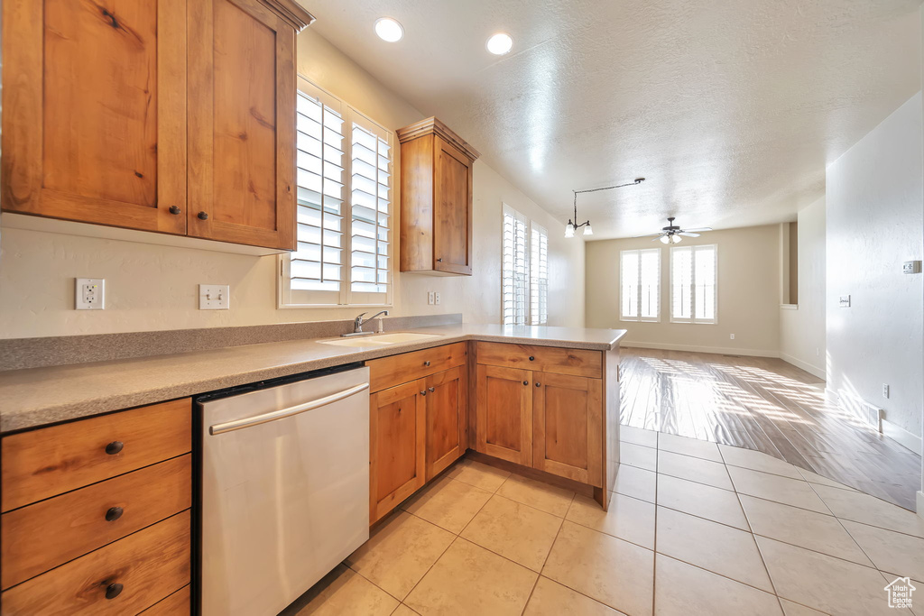 Photo 14 for MLS #2119726 at 4271 W Clarks Hill Dr