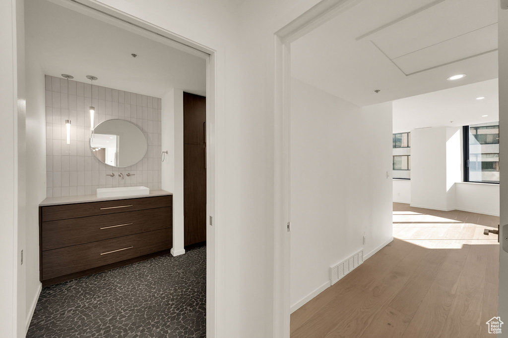 Photo 28 for MLS #2119732 at 48 W Broadway #2302