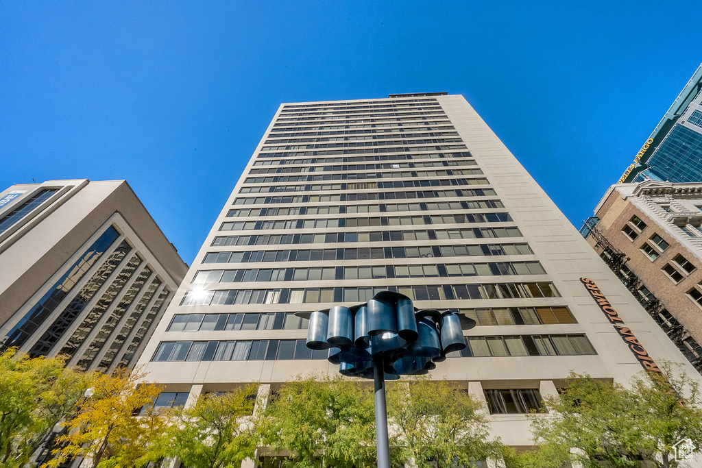 Photo 2 for MLS #2119732 at 48 W Broadway #2302