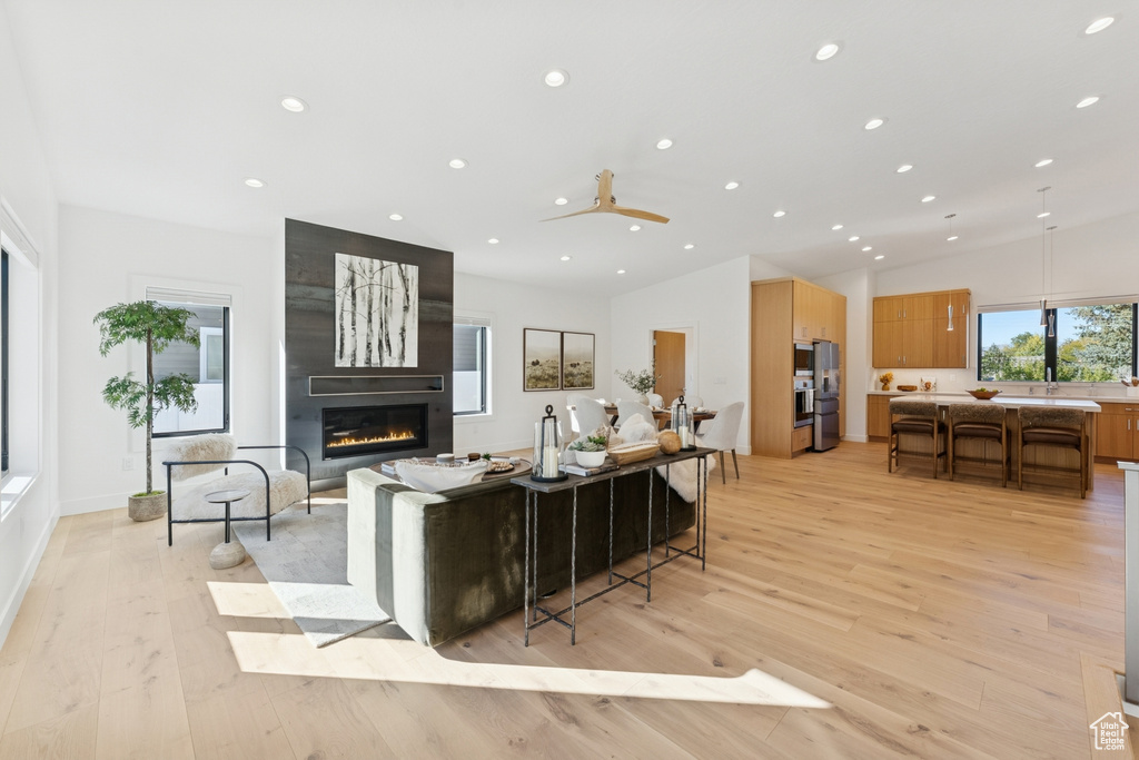 7364 S CHRIS LN Salt Lake City, UT 84121