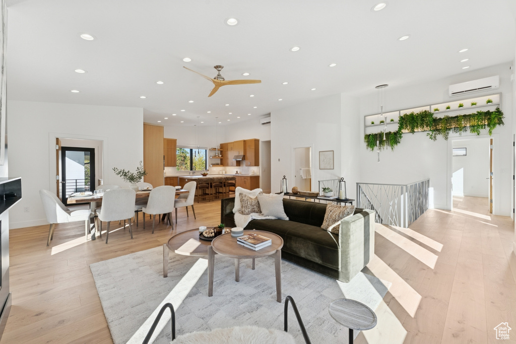 7364 S CHRIS LN Salt Lake City, UT 84121