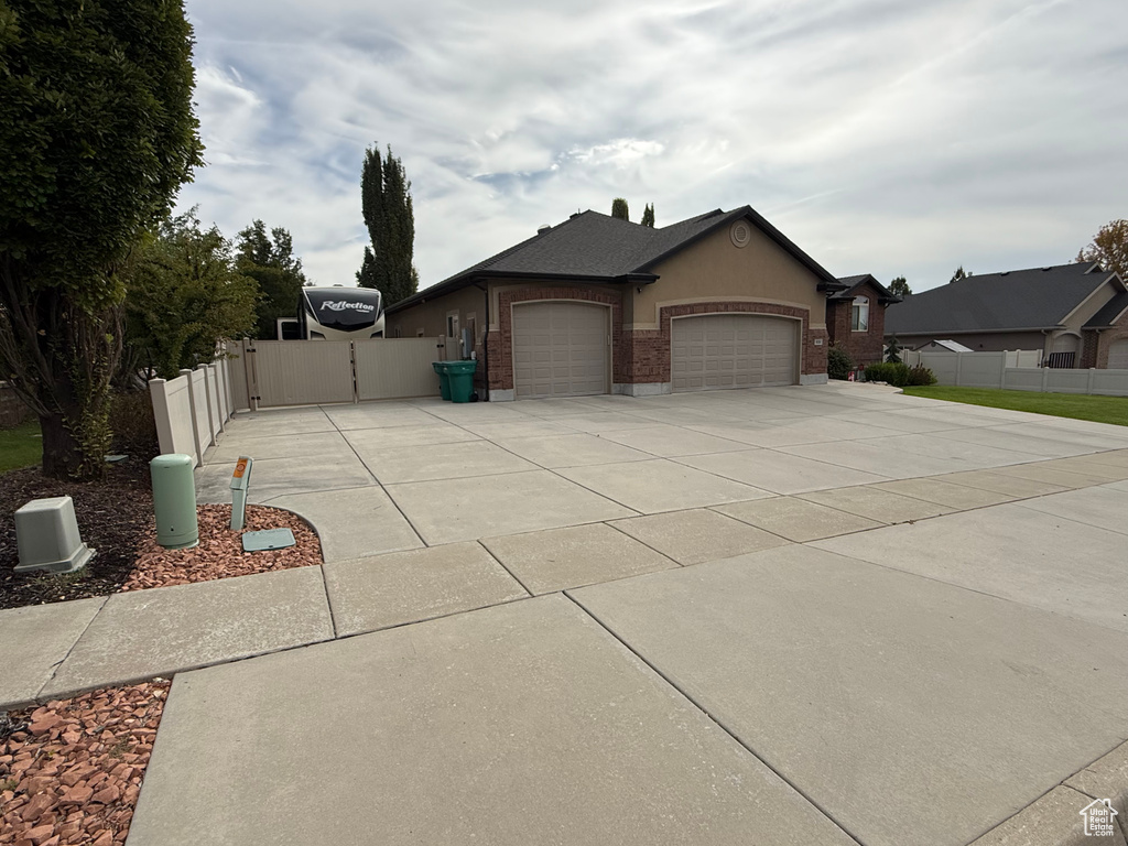 Photo 2 for MLS #2119763 at 818 N 2625 West