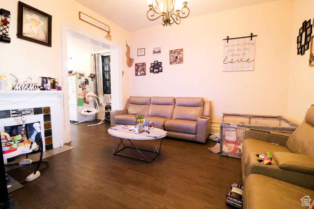 Photo 3 for MLS #2119766 at 255 E 27th St