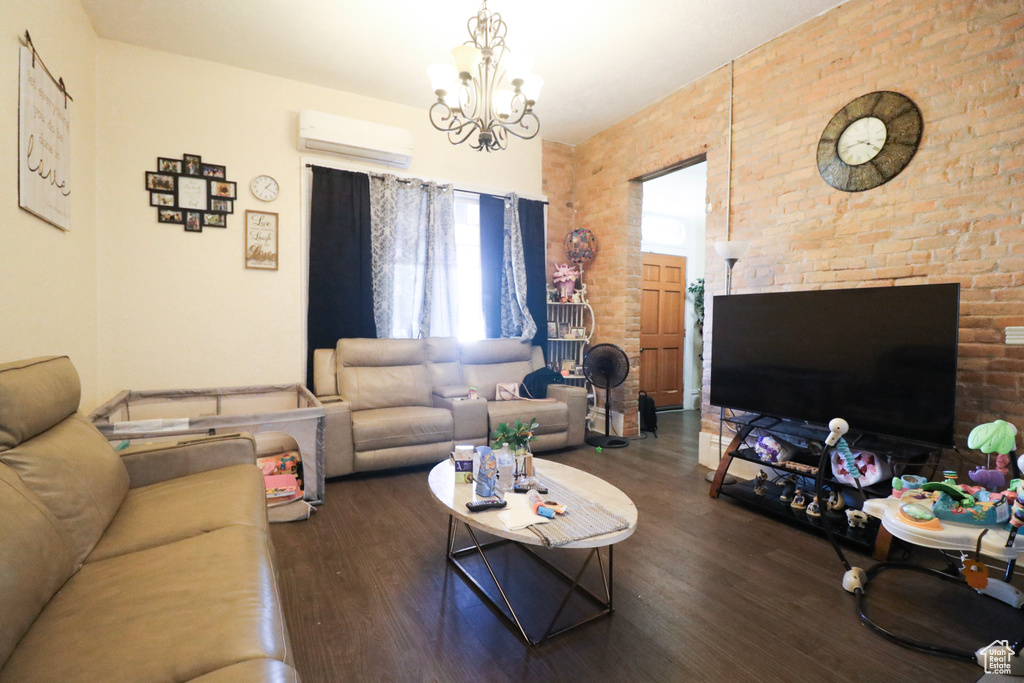 Photo 4 for MLS #2119766 at 255 E 27th St