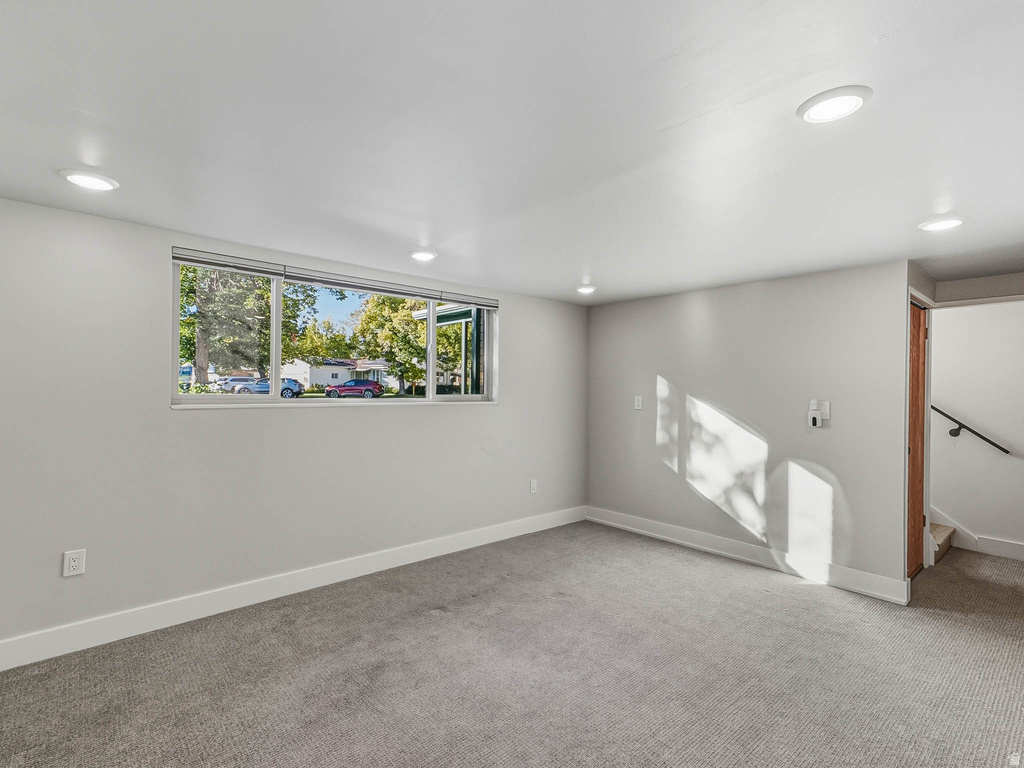 2036 E HIGHLAND VIEW CIR Salt Lake City, UT 84109