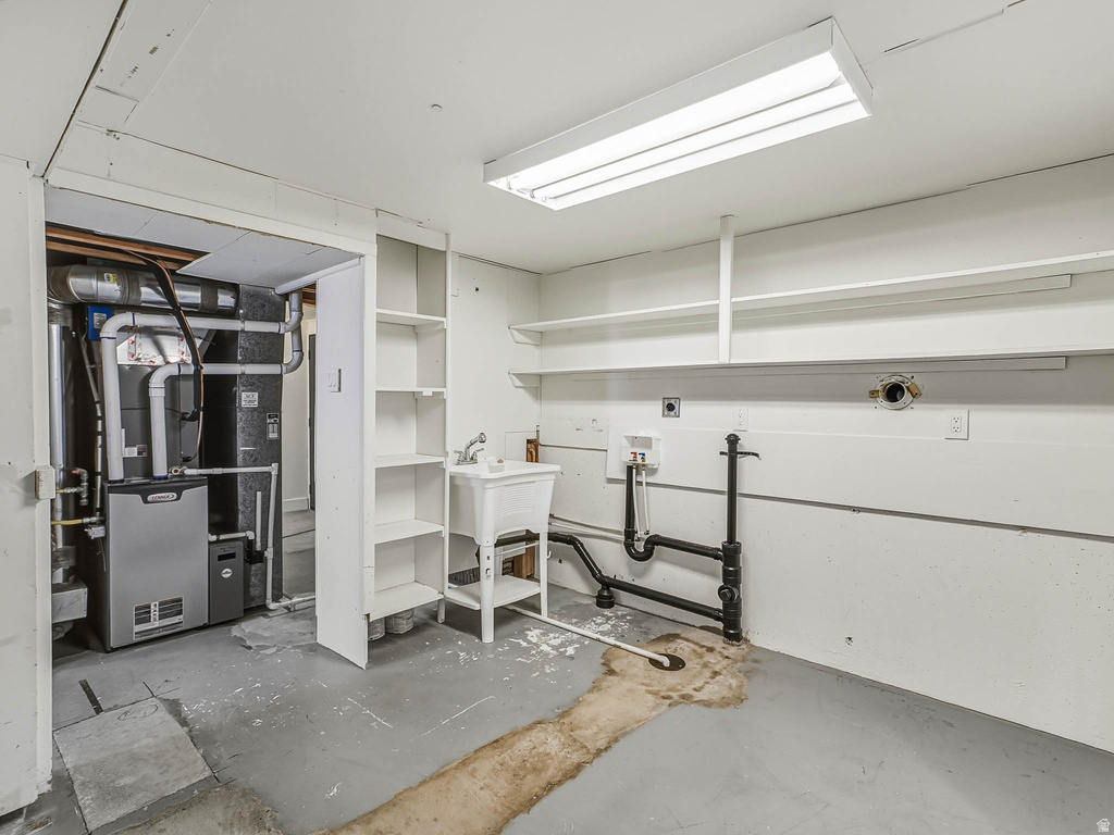 2036 E HIGHLAND VIEW CIR Salt Lake City, UT 84109