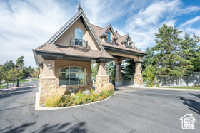 11 E BENT LN Sandy, UT 84092