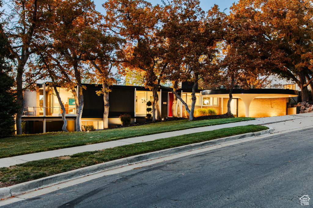 Photo 4 for MLS #2119804 at 2777 E Comanche Dr