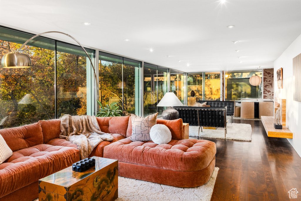 Photo 7 for MLS #2119804 at 2777 E Comanche Dr