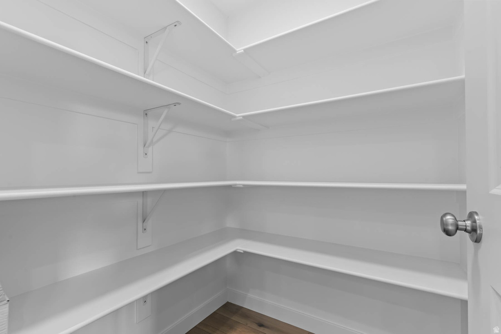 979 N AMBERLY DR North Salt Lake, UT 84054