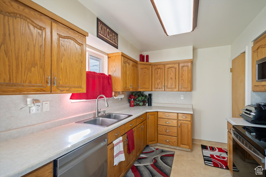 Photo 9 for MLS #2119822 at 5491 Janette Ave