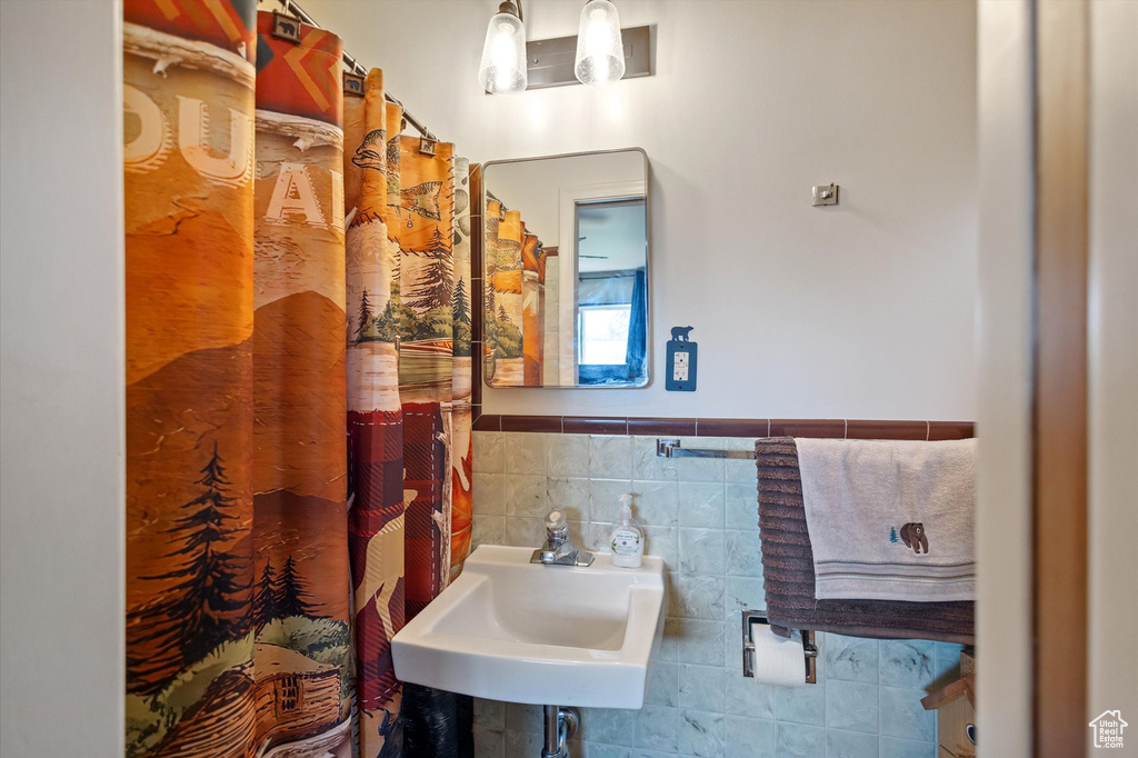 Photo 12 for MLS #2119822 at 5491 Janette Ave