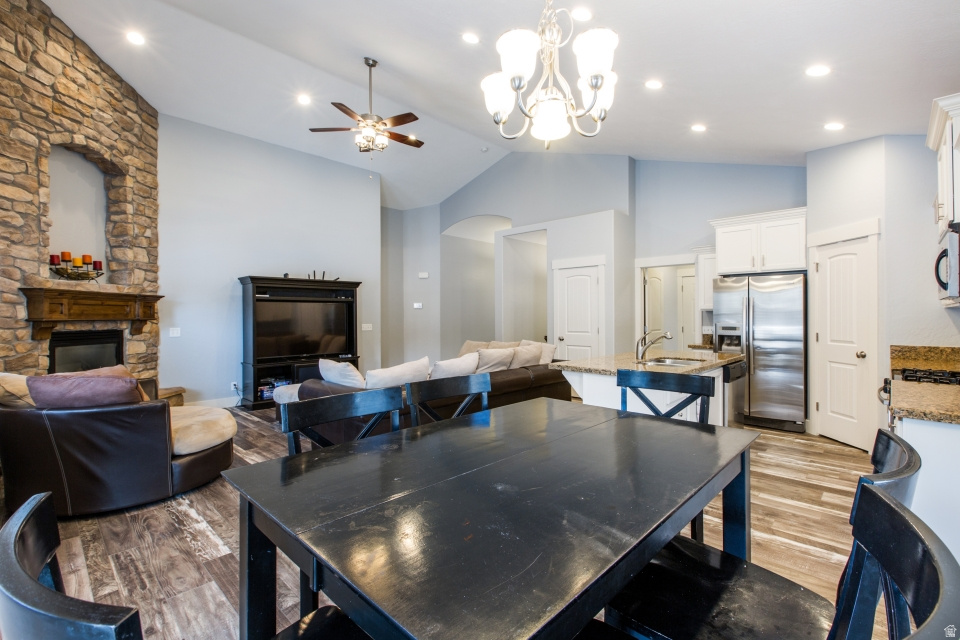 11173 S ASPEN PEAK DR South Jordan, UT 84095