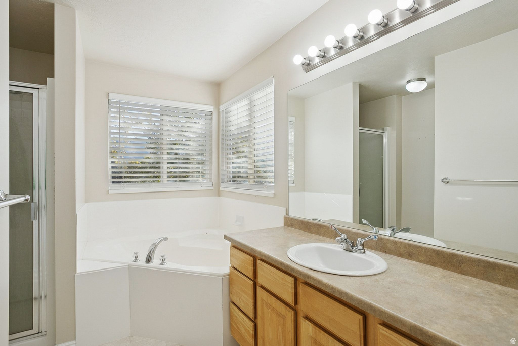 Photo 10 for MLS #2119835 at 876 N Fox Run Dr