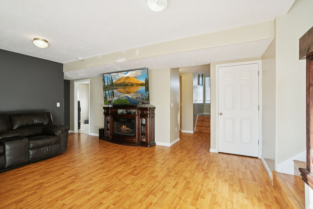 Photo 14 for MLS #2119835 at 876 N Fox Run Dr