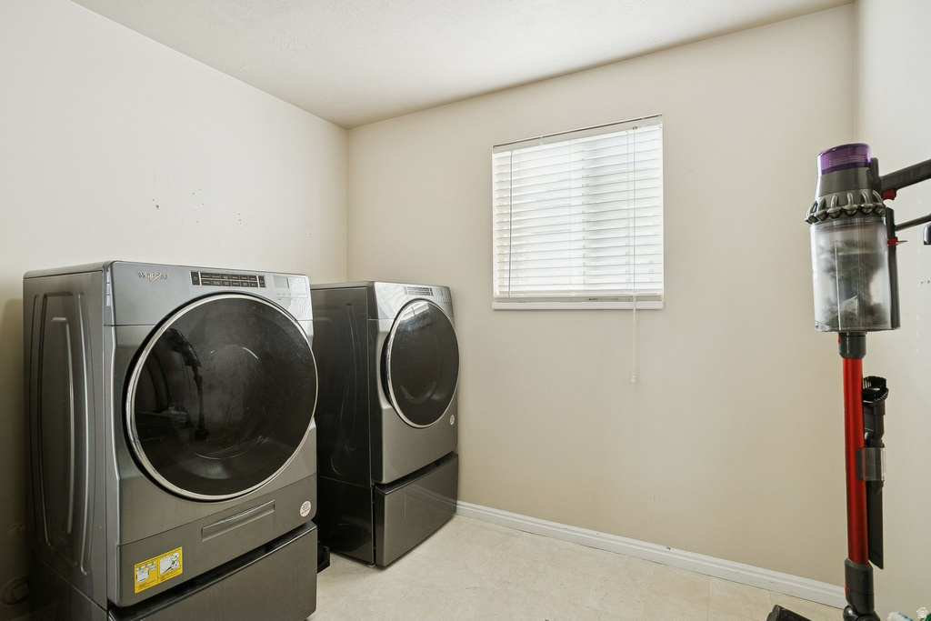 Photo 23 for MLS #2119835 at 876 N Fox Run Dr