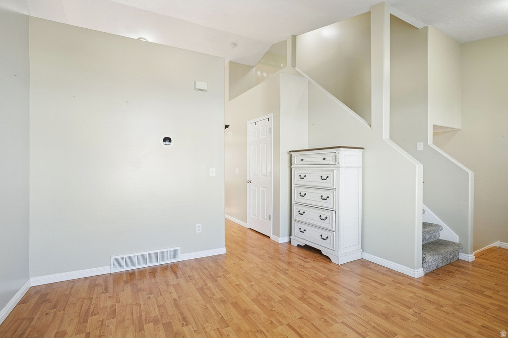 Photo 11 for MLS #2119835 at 876 N Fox Run Dr