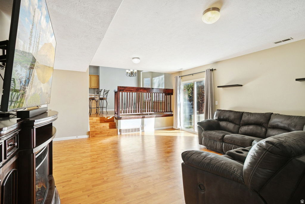 Photo 5 for MLS #2119835 at 876 N Fox Run Dr