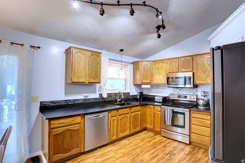 2096 N 1450 E Layton, UT 84040