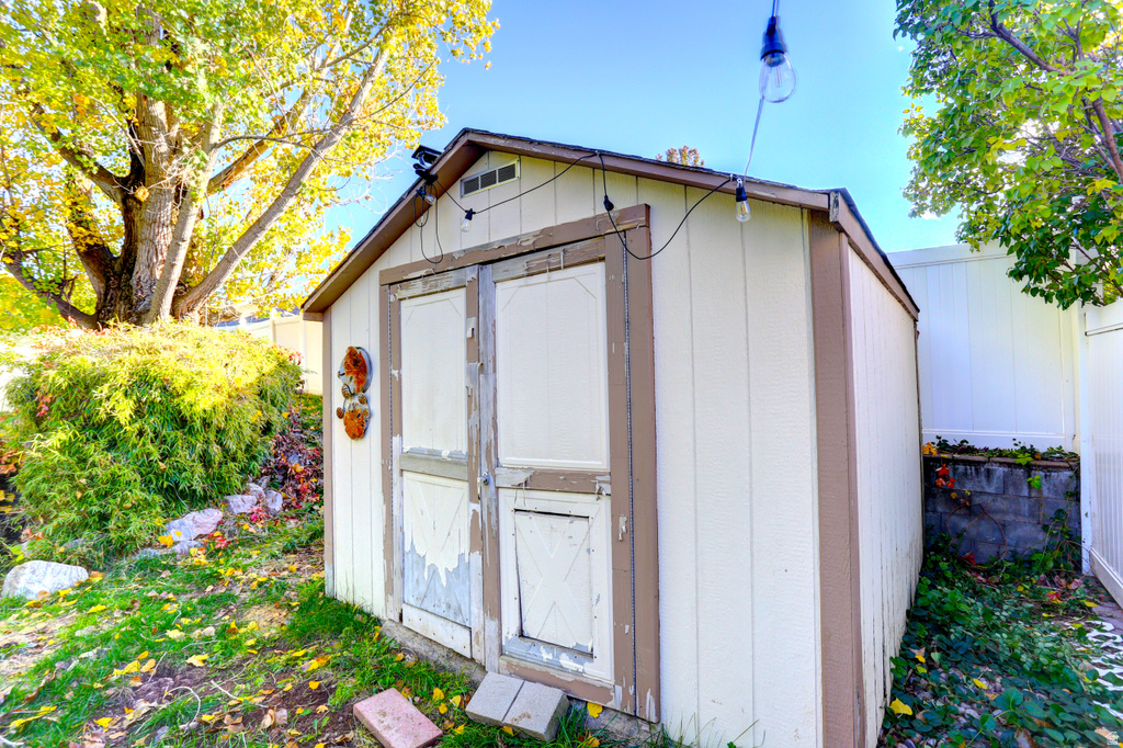 2096 N 1450 E Layton, UT 84040