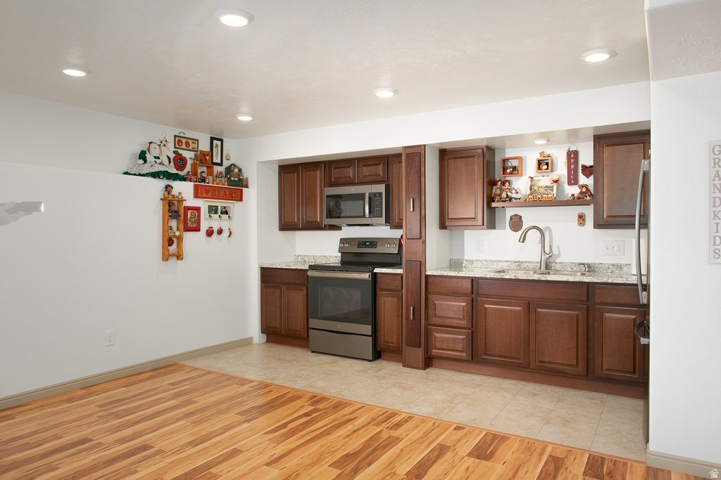 426 S DEER HOLLOW RD Tooele, UT 84074