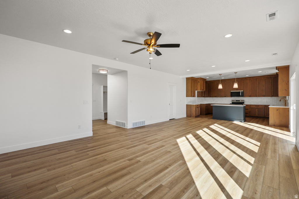 1701 W ROSS RD Syracuse, UT 84075